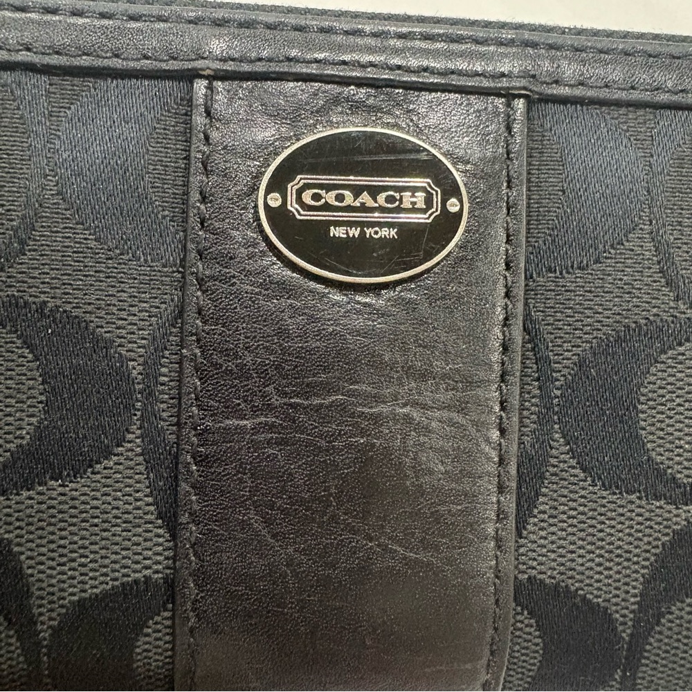 Coach Signature Black Canvas Leather Trim Zip Around Wallet‎ Wristlet Clutch - Picture 2 of 9